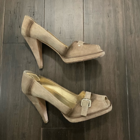 PRADA Made In Italy Beige Vintage Classic Deserto Suede Peep Toe Heels Size 39 - Picture 5 of 7
